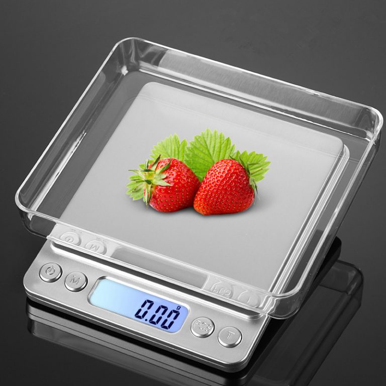 Electronic kitchen scale for baking food in grams